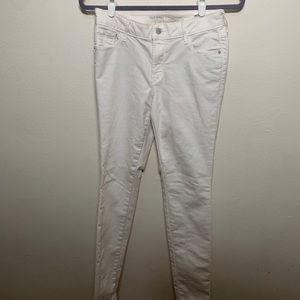 White Old Navy rockstar jeans